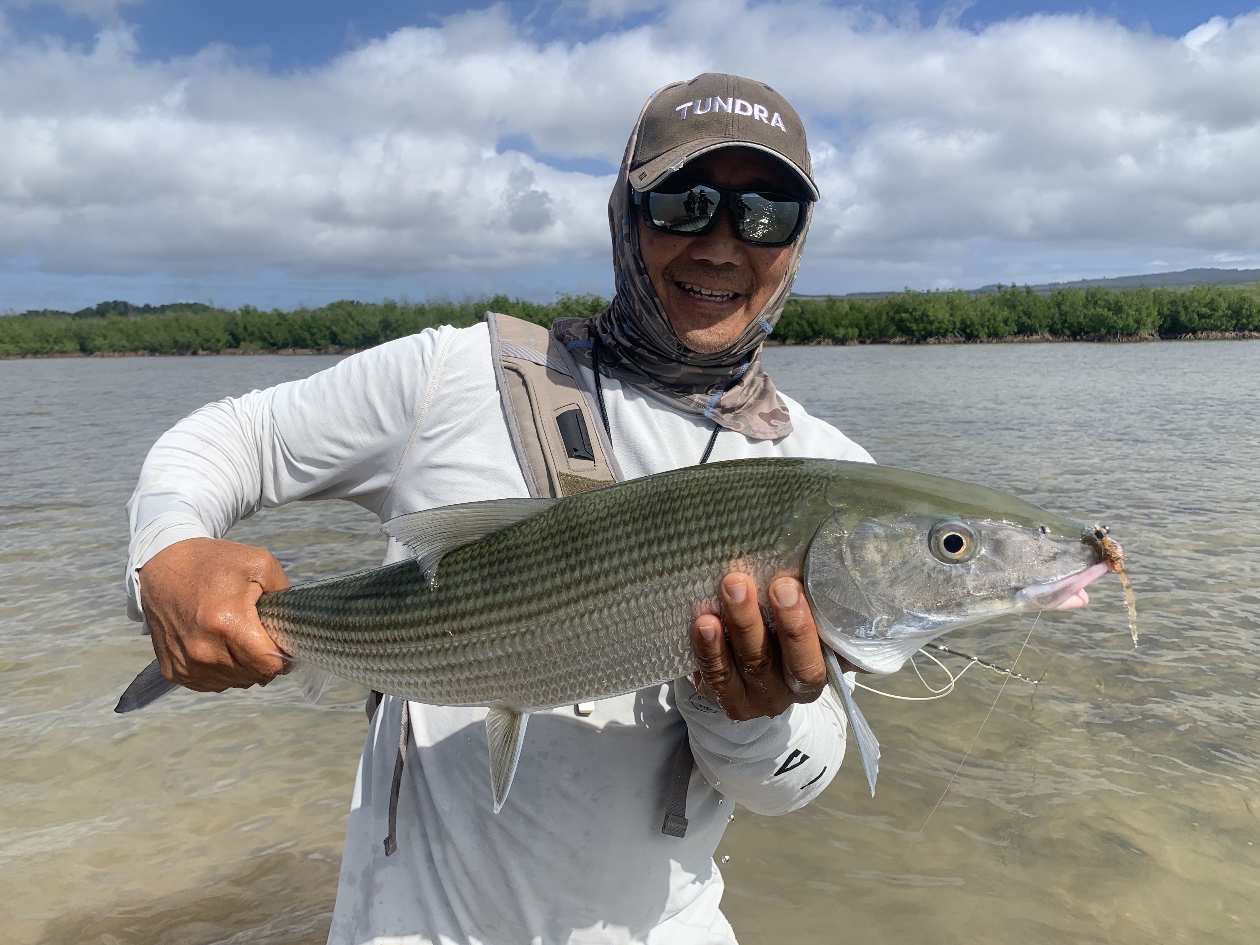 Ed Sumida scored a beautiful Molokai Bonefish with his Sage Igniter 7wt rod  aand Spectrum Max reel. Personal best fish for this setup.